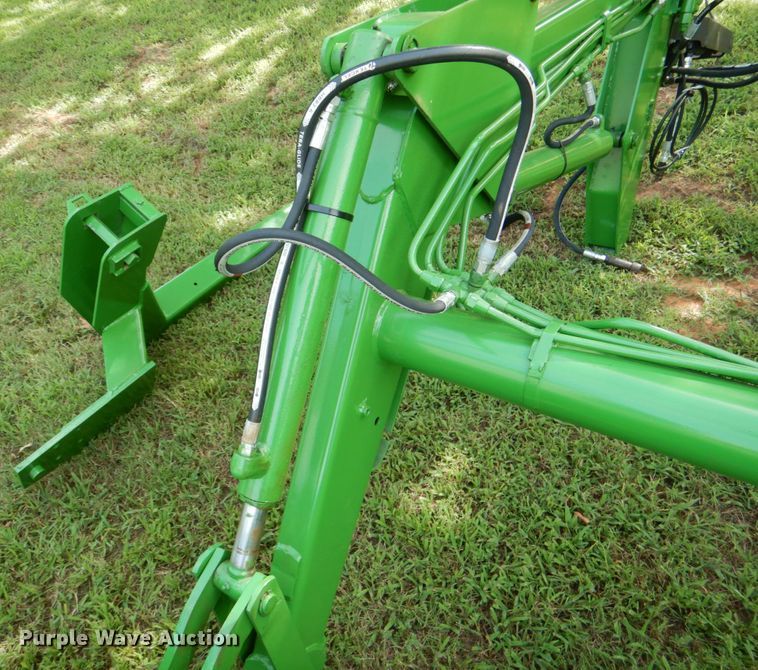 image for item DL0527 John Deere 240  loader