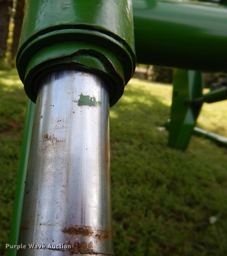 image for item DL0527 John Deere 240  loader