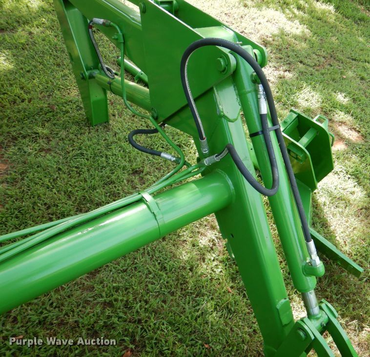 image for item DL0527 John Deere 240  loader