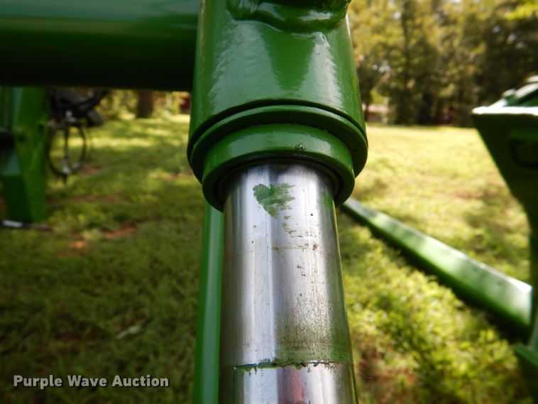 image for item DL0527 John Deere 240  loader