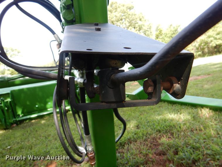 image for item DL0527 John Deere 240  loader