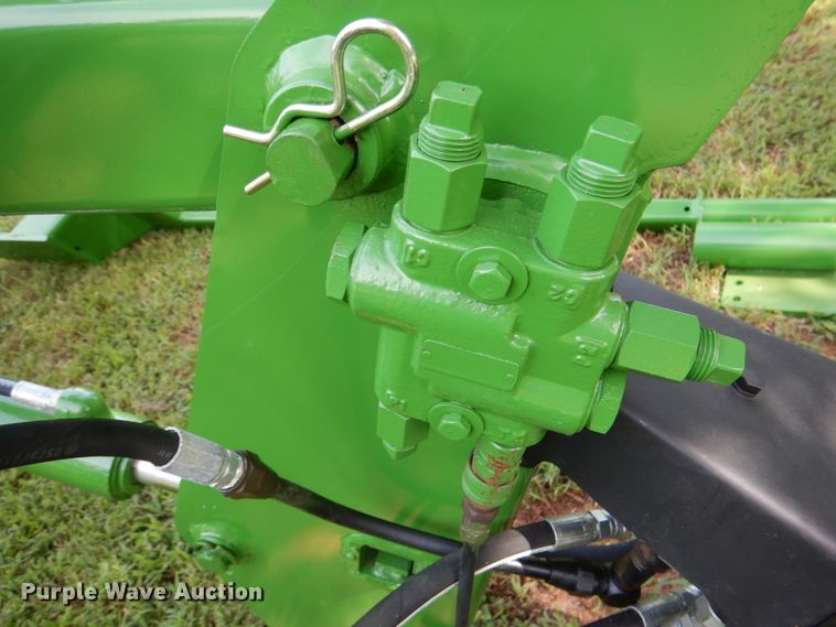 image for item DL0527 John Deere 240  loader