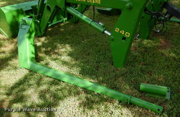 image for item DL0527 John Deere 240  loader