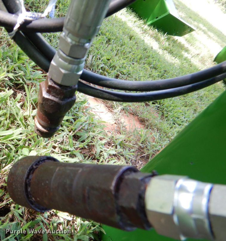 image for item DL0527 John Deere 240  loader