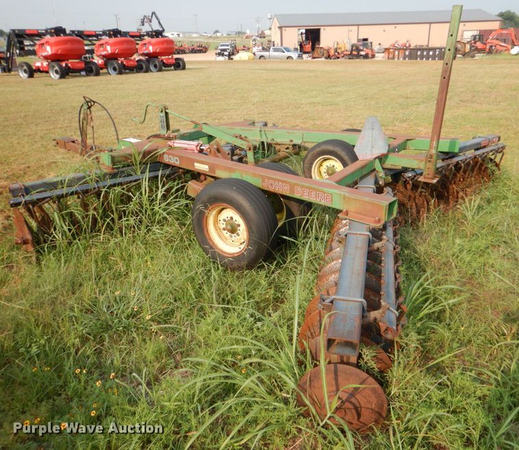 image for item DL0539 John Deere 630  tandem off-set disk