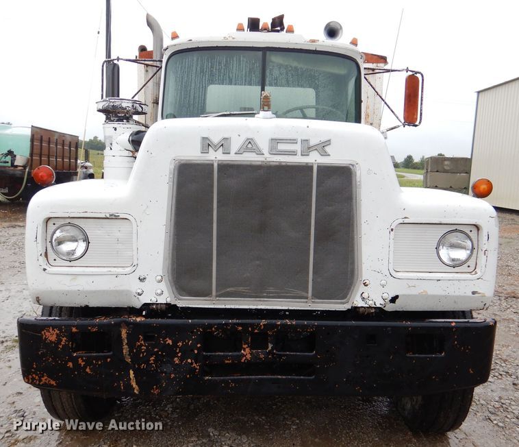 image for item DM1330 1977 Mack R600  grain truck