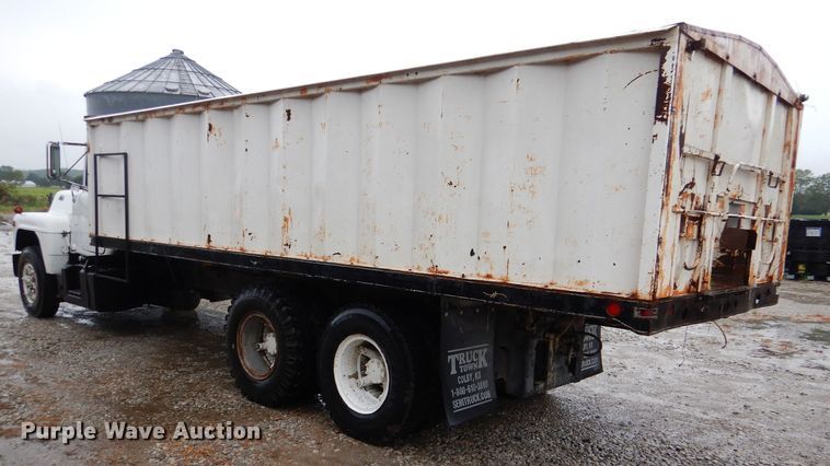 image for item DM1330 1977 Mack R600  grain truck