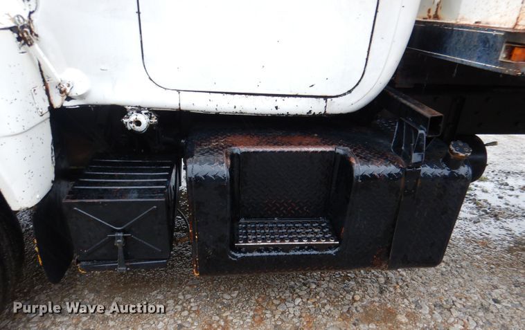 image for item DM1330 1977 Mack R600  grain truck