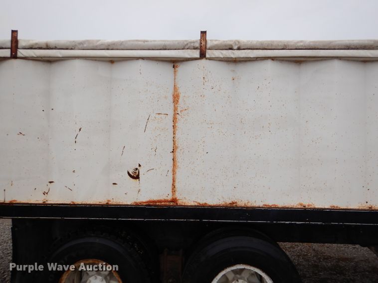 image for item DM1330 1977 Mack R600  grain truck