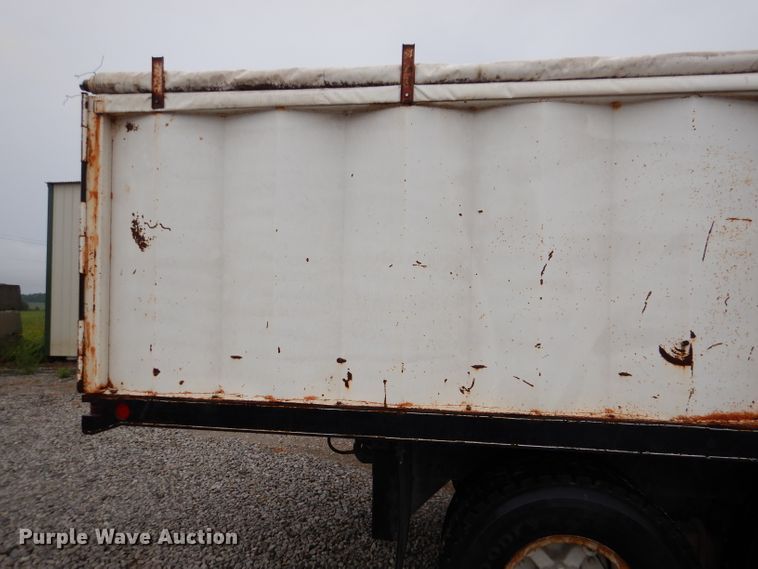 image for item DM1330 1977 Mack R600  grain truck