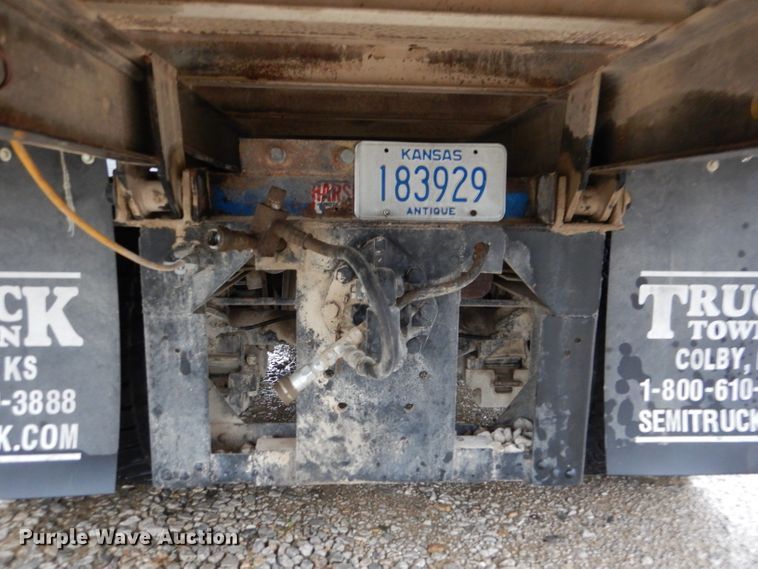 image for item DM1330 1977 Mack R600  grain truck