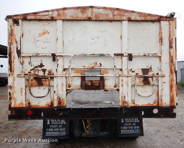image for item DM1330 1977 Mack R600  grain truck