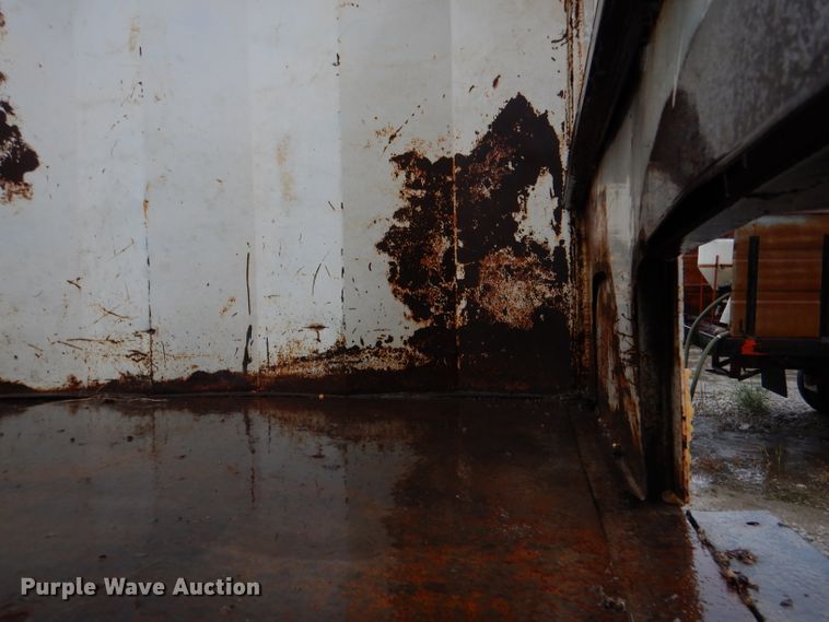 image for item DM1330 1977 Mack R600  grain truck