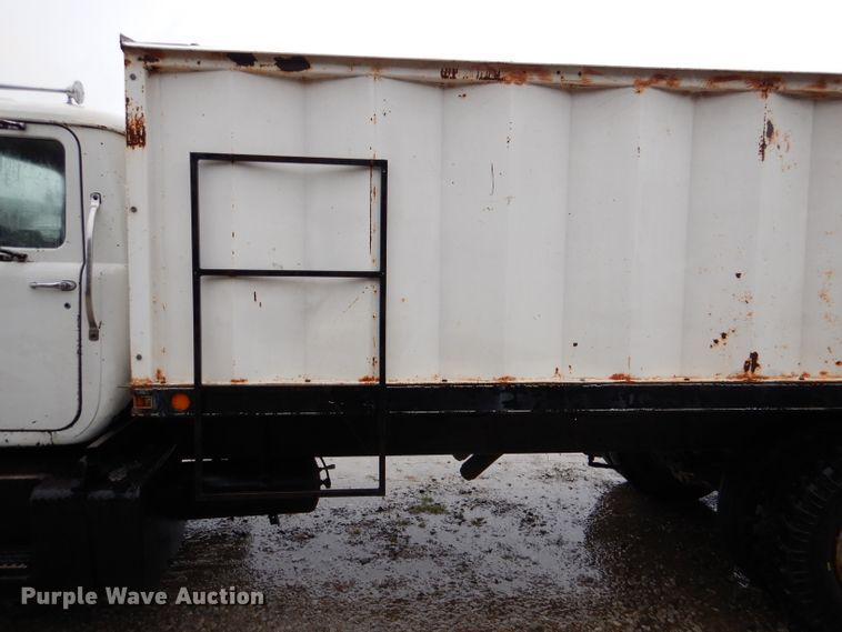 image for item DM1330 1977 Mack R600  grain truck