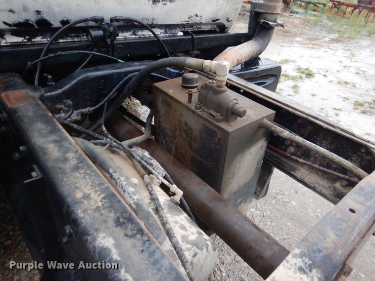 image for item DM1330 1977 Mack R600  grain truck