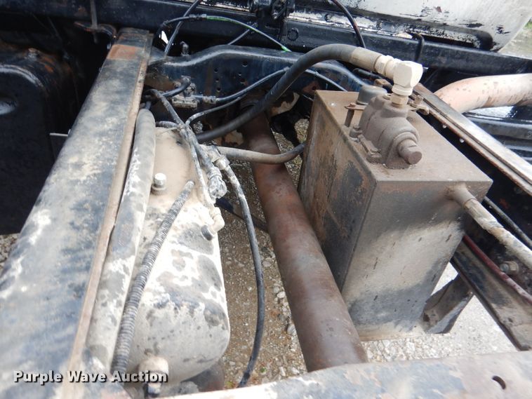 image for item DM1330 1977 Mack R600  grain truck