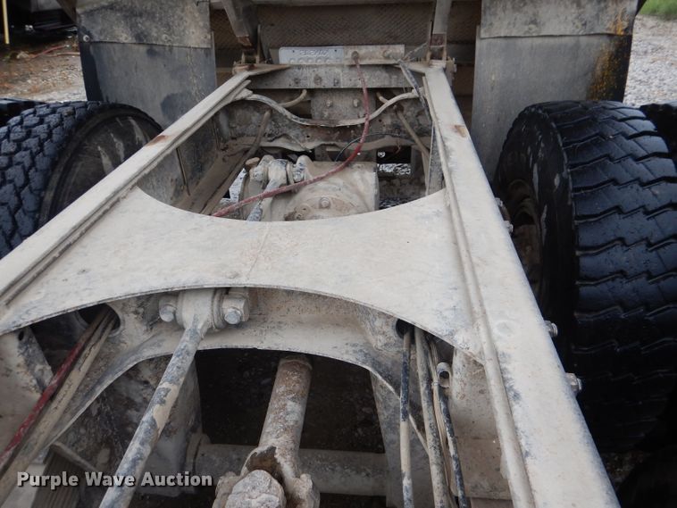 image for item DM1330 1977 Mack R600  grain truck