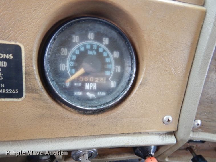 image for item DM1330 1977 Mack R600  grain truck