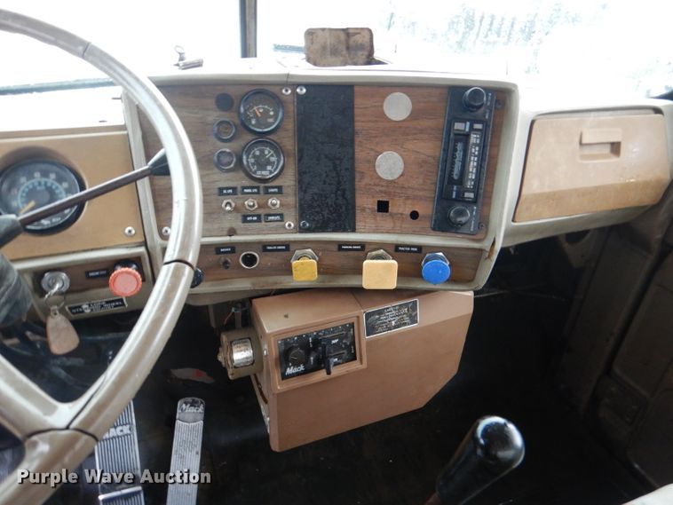 image for item DM1330 1977 Mack R600  grain truck