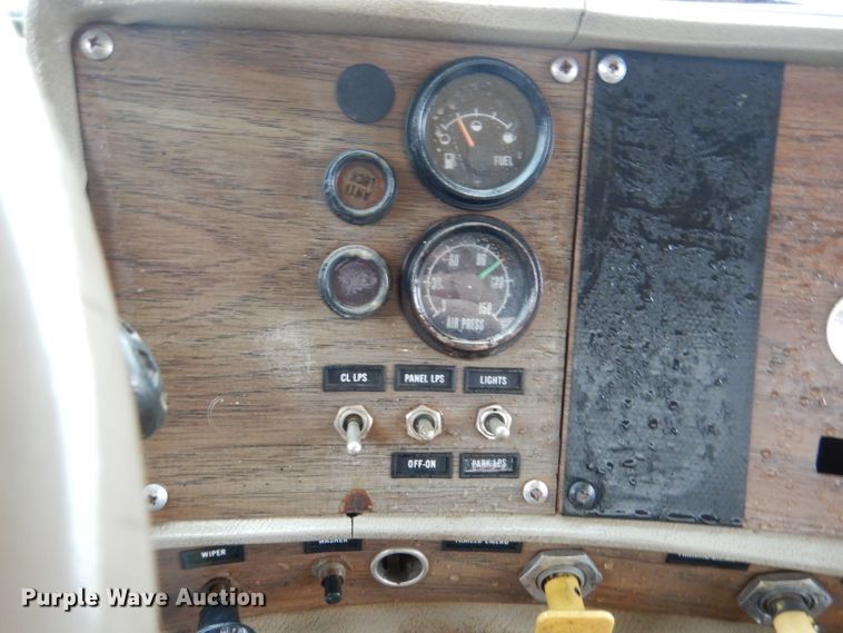 image for item DM1330 1977 Mack R600  grain truck