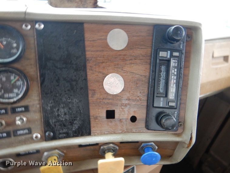 image for item DM1330 1977 Mack R600  grain truck