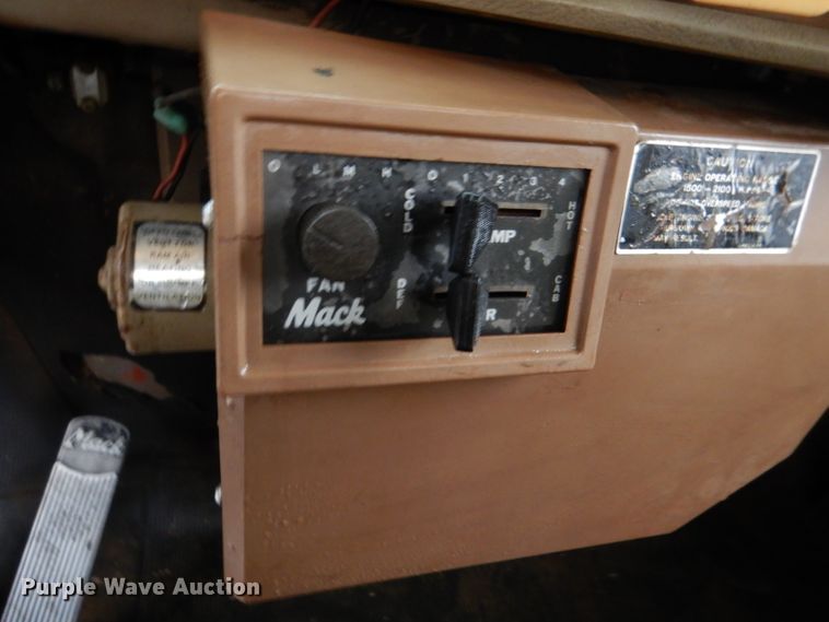 image for item DM1330 1977 Mack R600  grain truck