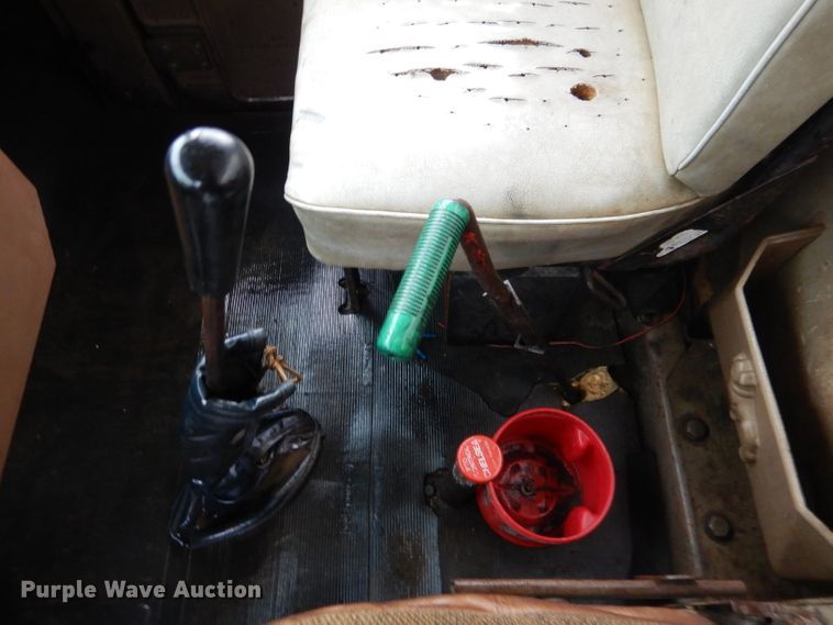 image for item DM1330 1977 Mack R600  grain truck