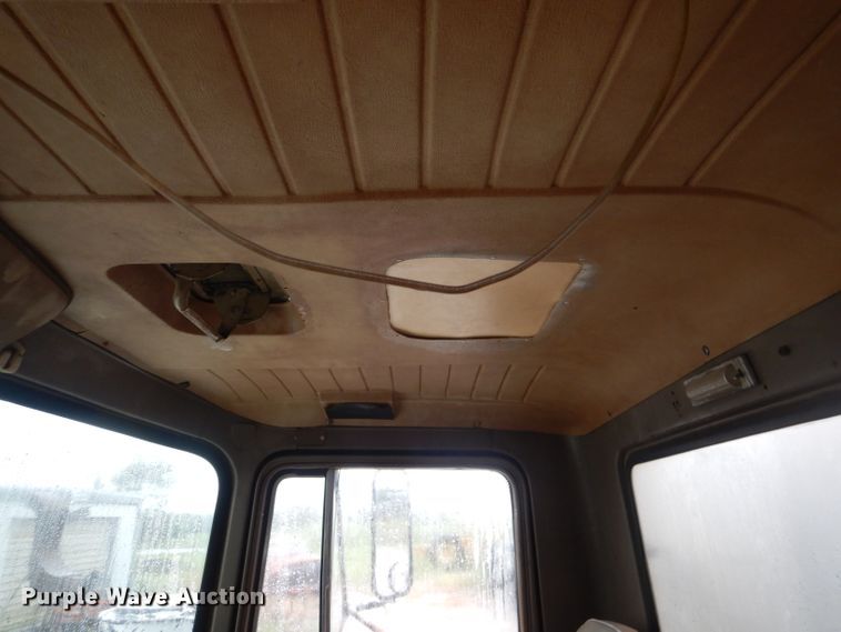 image for item DM1330 1977 Mack R600  grain truck