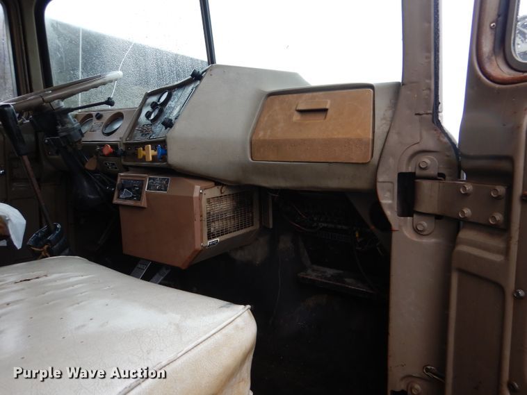 image for item DM1330 1977 Mack R600  grain truck