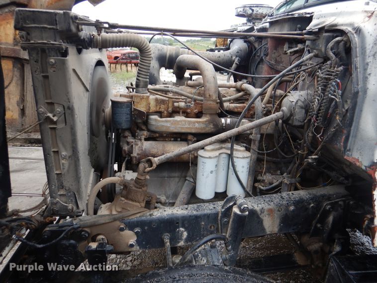 image for item DM1330 1977 Mack R600  grain truck