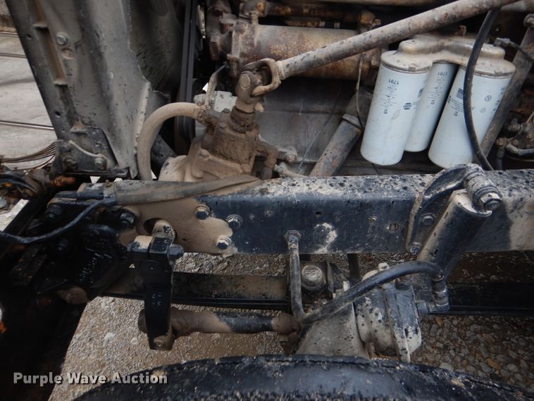 image for item DM1330 1977 Mack R600  grain truck