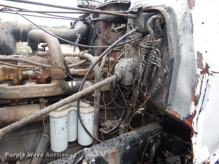 image for item DM1330 1977 Mack R600  grain truck