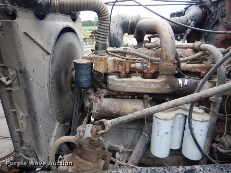 image for item DM1330 1977 Mack R600  grain truck