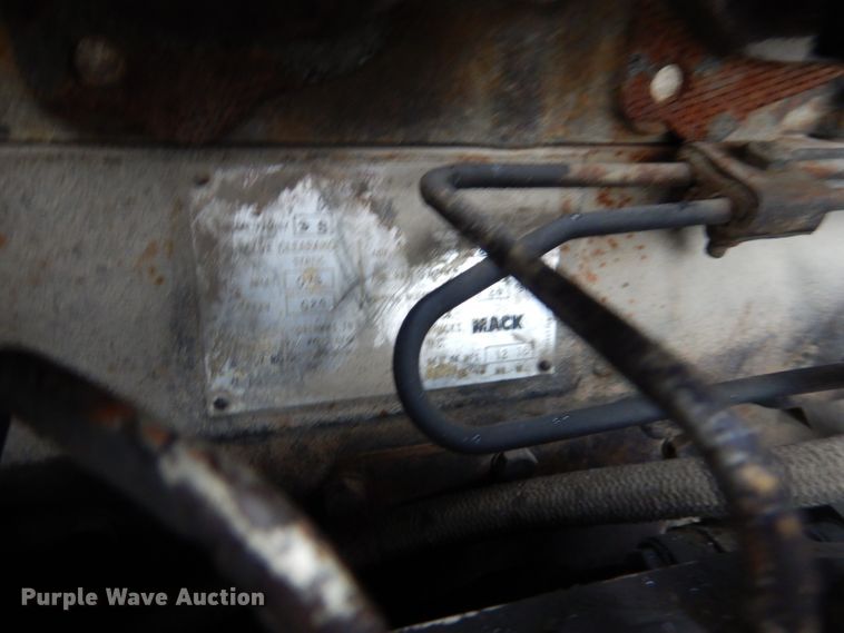 image for item DM1330 1977 Mack R600  grain truck