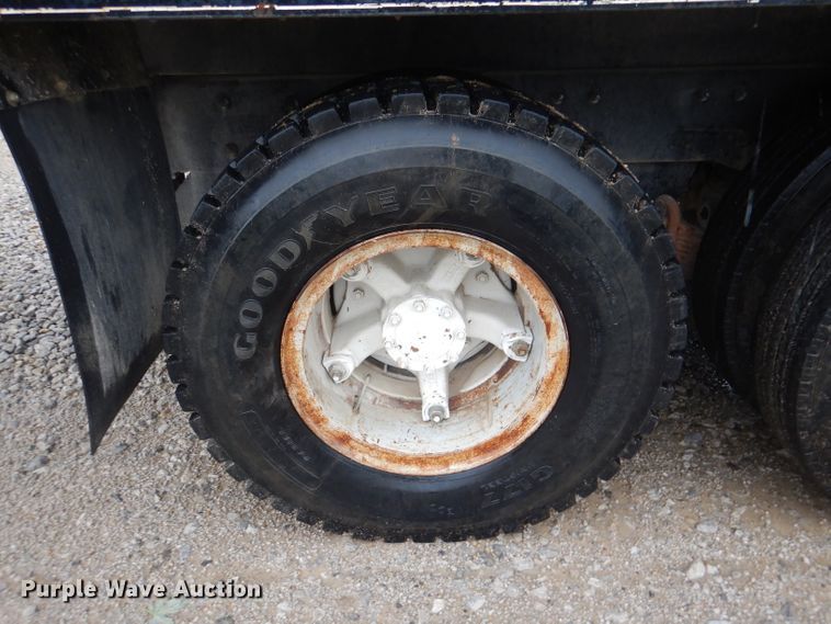 image for item DM1330 1977 Mack R600  grain truck