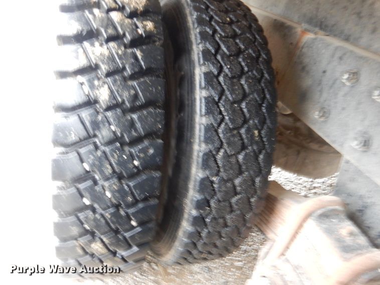 image for item DM1330 1977 Mack R600  grain truck