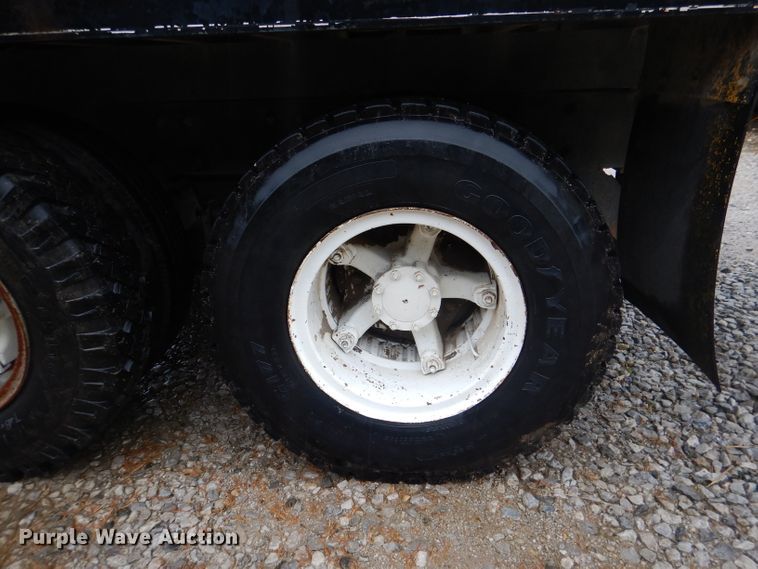 image for item DM1330 1977 Mack R600  grain truck