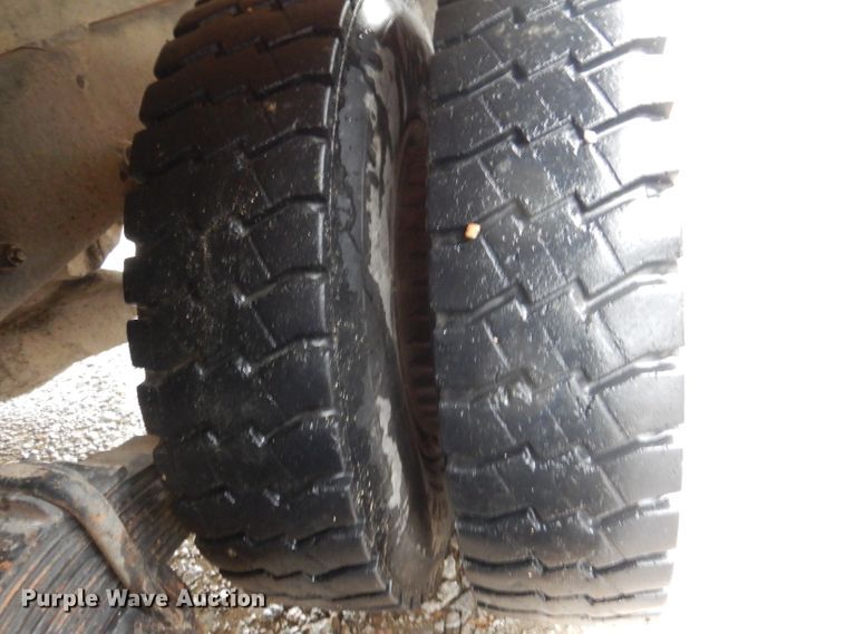 image for item DM1330 1977 Mack R600  grain truck