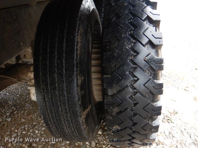 image for item DM1330 1977 Mack R600  grain truck