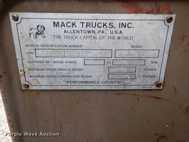 image for item DM1330 1977 Mack R600  grain truck