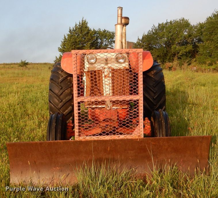 image for item DM1354 Case 900B  tractor