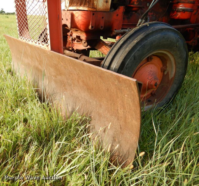 image for item DM1354 Case 900B  tractor