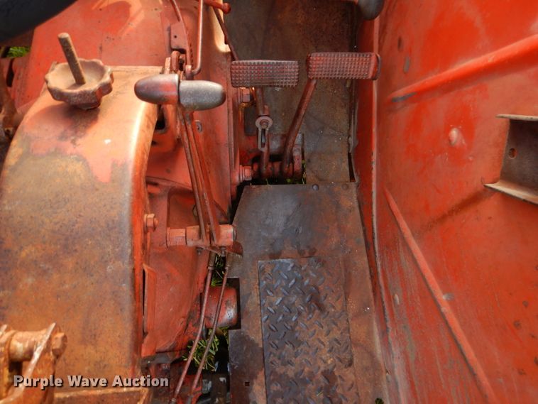 image for item DM1354 Case 900B  tractor