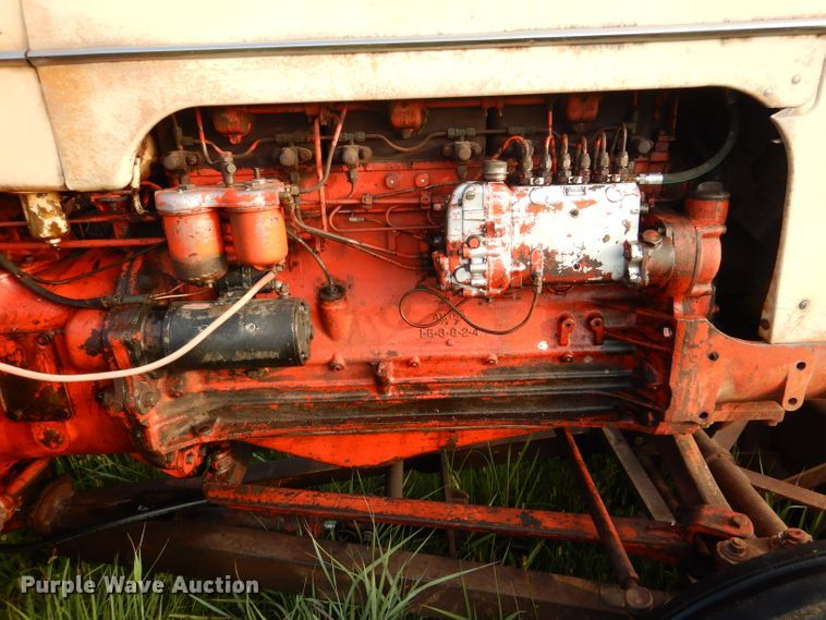 image for item DM1354 Case 900B  tractor