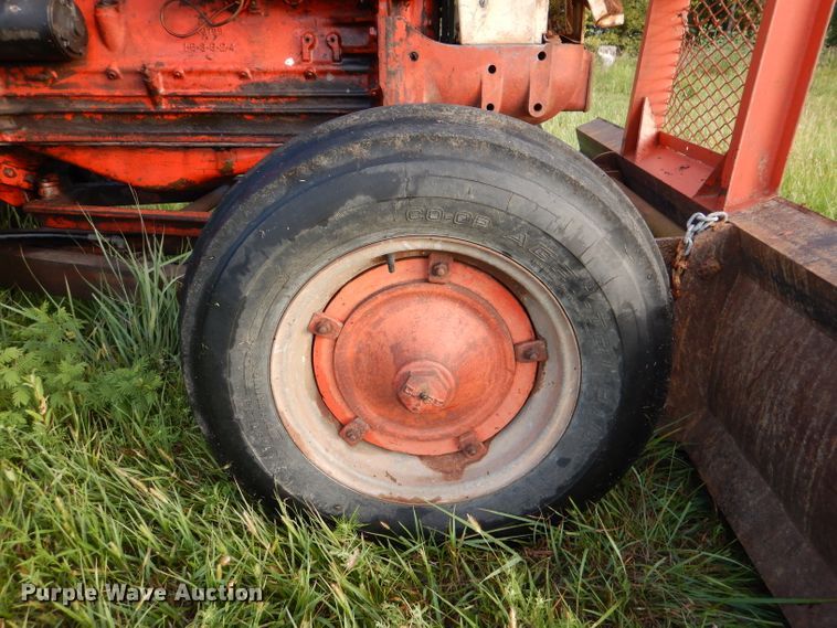 image for item DM1354 Case 900B  tractor