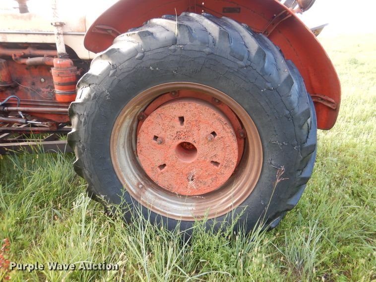 image for item DM1354 Case 900B  tractor