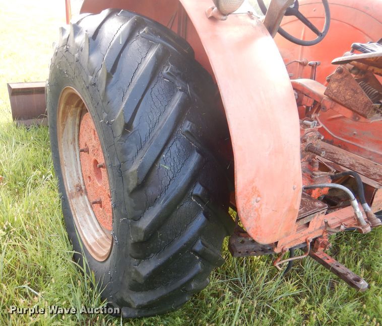 image for item DM1354 Case 900B  tractor