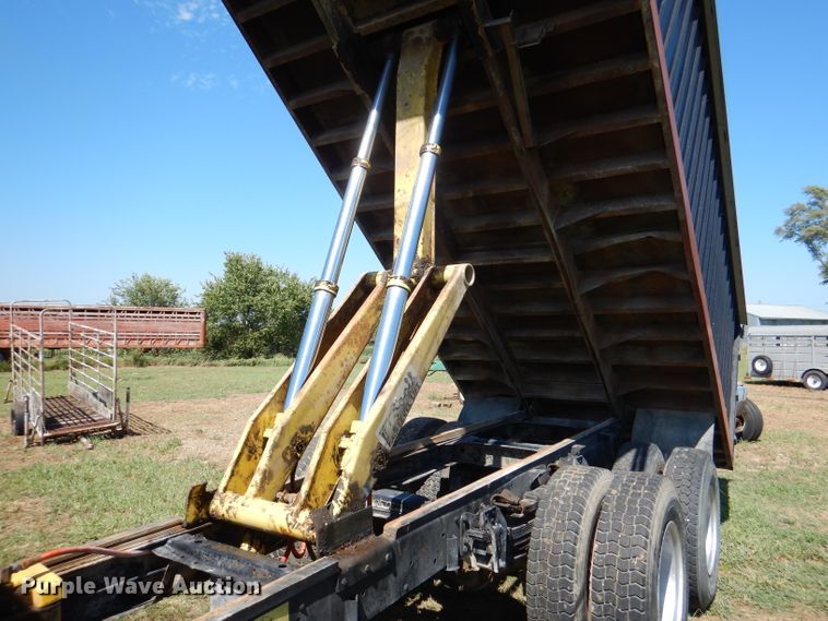 image for item DM1420 1981 GMC C7500  grain truck