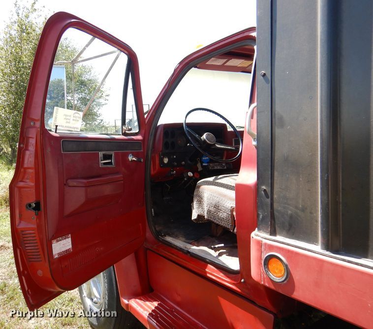 image for item DM1420 1981 GMC C7500  grain truck