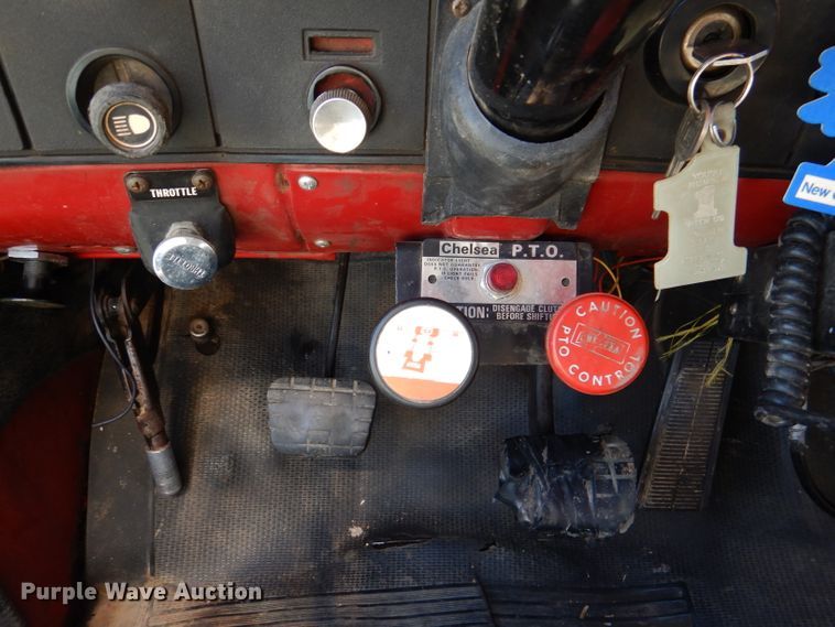 image for item DM1420 1981 GMC C7500  grain truck